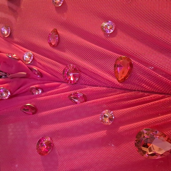 Fabulous costume. - Picture 8 of 9